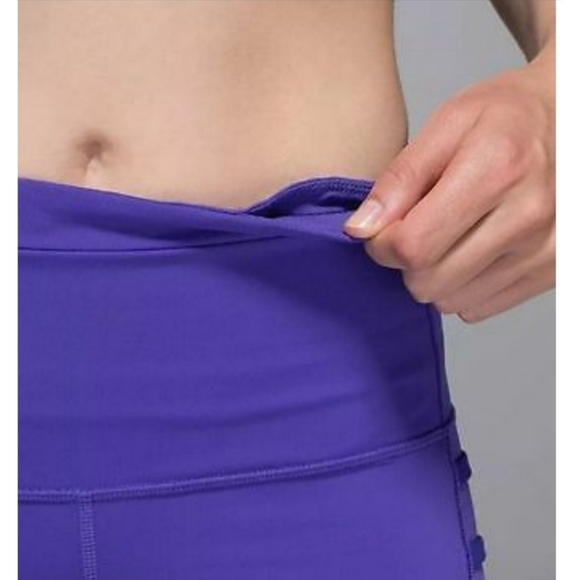 Lululemon Iris Flower 17" Breezy Crop Size 6 - Picture 5 of 14